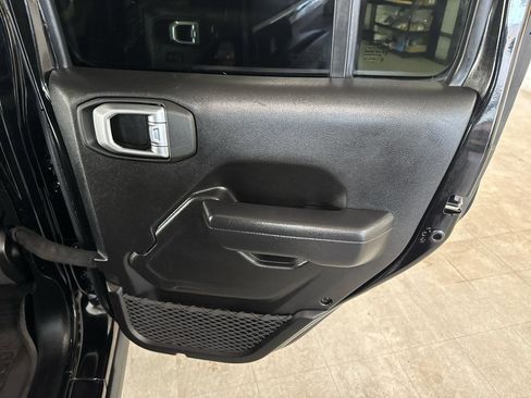 Used 2024 Jeep Wrangler Unlimited image 52