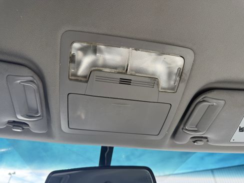 Used 2017 Toyota Camry LE image 31