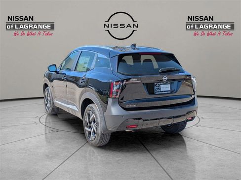 New 2026 Nissan Kicks SV image 7