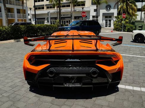 Used 2022 Lamborghini Huracan STO image 22