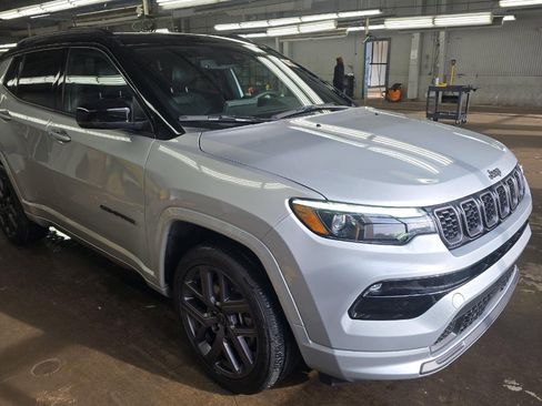 Used 2025 Jeep Compass Limited w/ High Altitude Package image 2