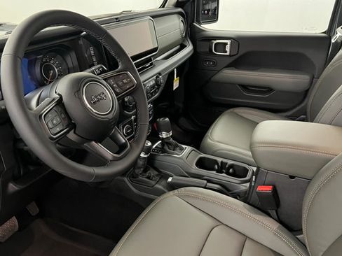 New 2025 Jeep Gladiator Mojave AWD/4WD image 15