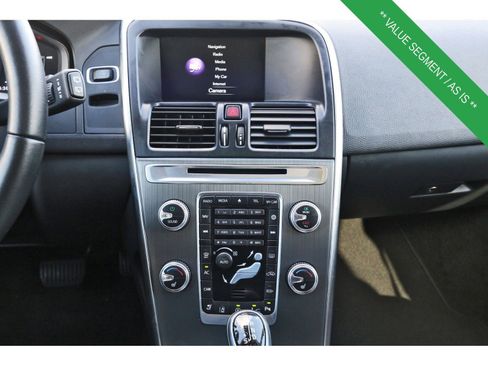 Used 2016 Volvo XC60 T5 Platinum image 25