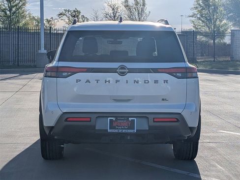 New 2026 Nissan Pathfinder SL image 5