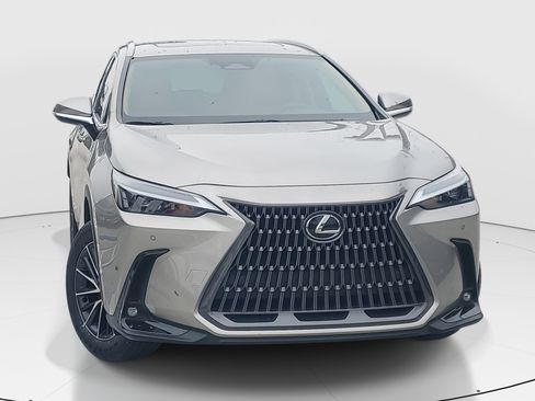Used 2024 Lexus NX 250 FWD image 2