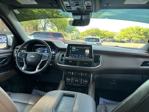 Used 2023 Chevrolet Suburban High Country AWD/4WD image 15