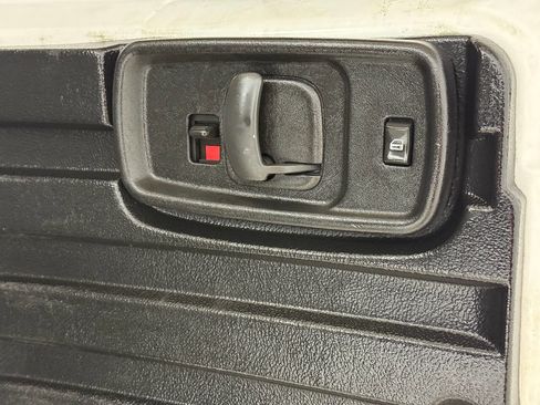 Used 2017 Chevrolet Express 2500 image 75