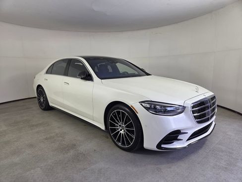 Certified 2022 Mercedes-Benz S 500 4MATIC image 2