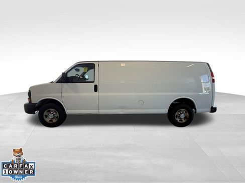 Used 2015 Chevrolet Express 2500 Extended RWD image 2