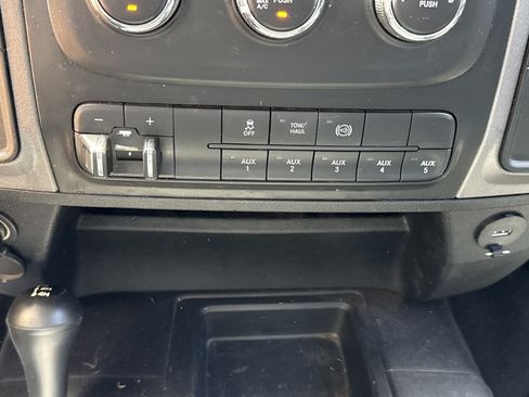Used 2018 RAM 2500 Tradesman w/ Chrome Appearance Group AWD/4WD image 16
