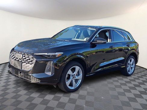 Used 2025 Audi Q5 Premium Plus AWD/4WD image 3