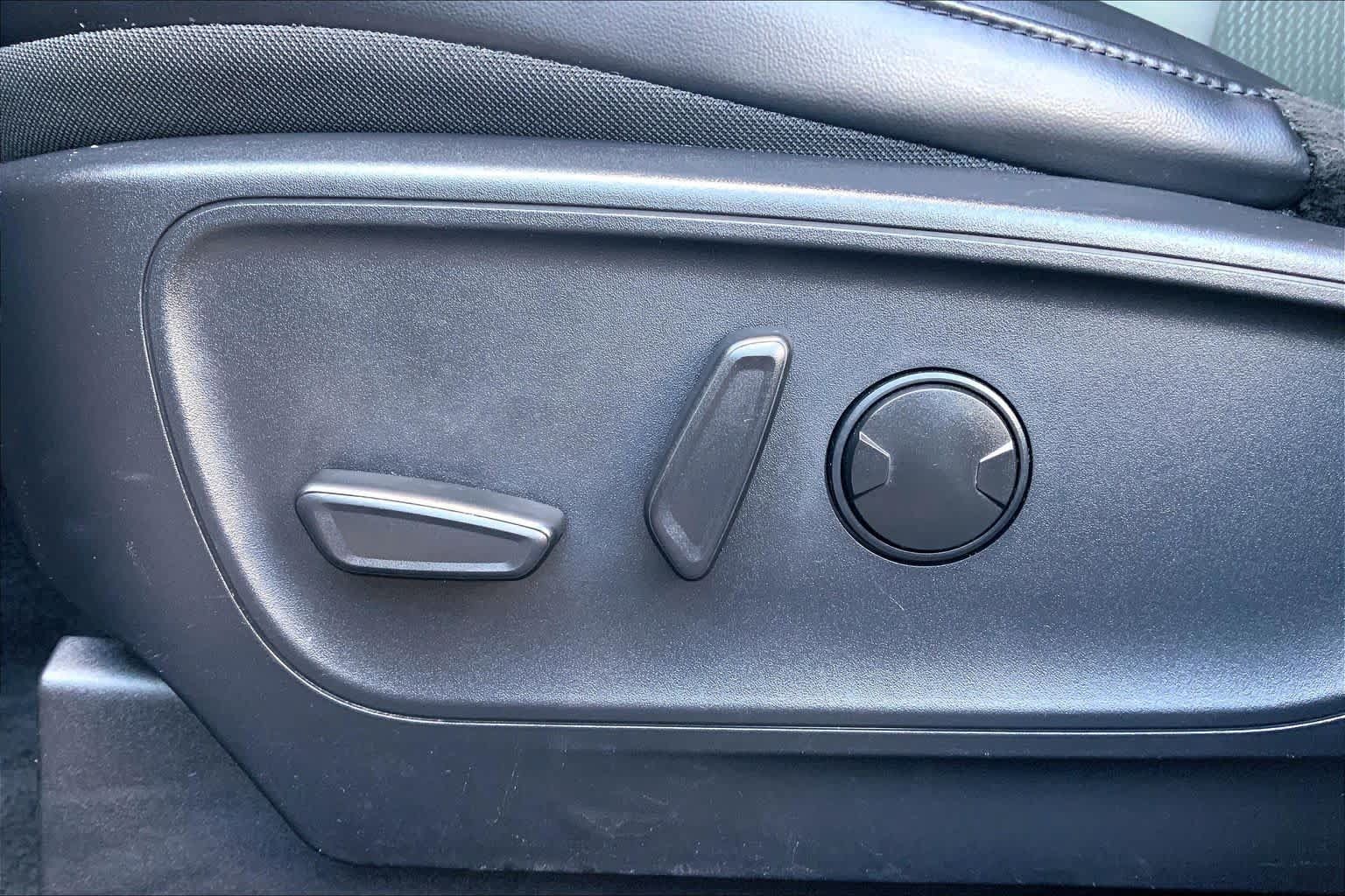 Used 2025 Ford Escape ST-Line FWD image 34