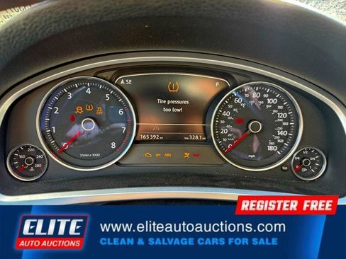 Used 2016 Volkswagen Touareg Executive image 16