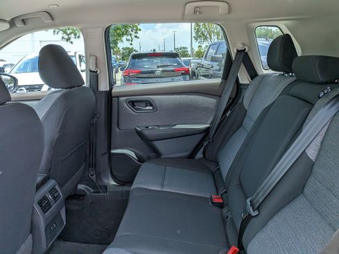 Used 2023 Nissan Rogue SV FWD image 13