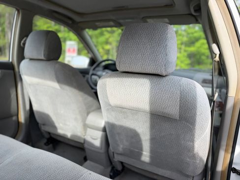 Used 2004 Toyota Corolla S FWD image 17