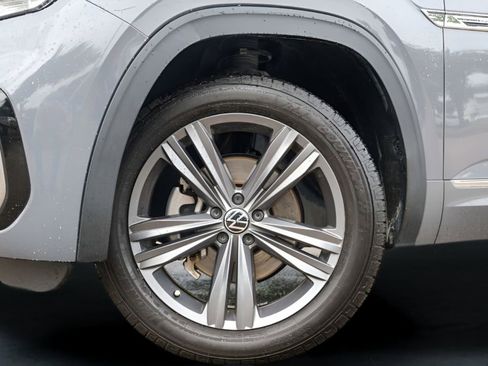 Used 2021 Volkswagen Atlas Cross Sport SE w/ Panoramic Sunroof Package image 4