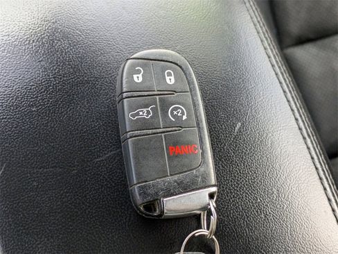 Used 2019 Jeep Grand Cherokee Altitude image 29