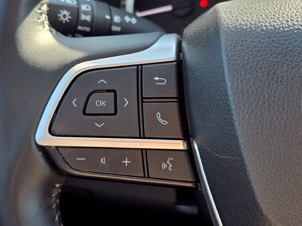 Used 2024 Toyota Highlander XLE AWD/4WD image 34