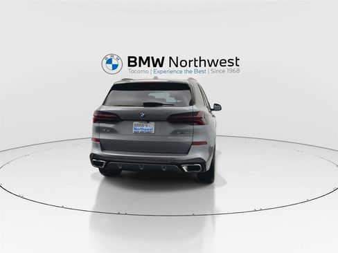 Used 2025 BMW X5 xDrive40i image 2