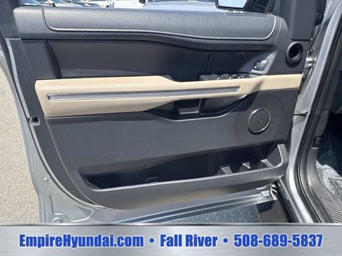 Used 2024 Ford Expedition Limited AWD/4WD image 17