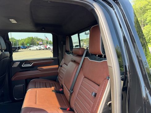 Used 2025 GMC Sierra 3500 Denali Ultimate AWD/4WD image 8