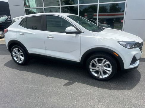 Used 2022 Buick Encore GX Preferred w/ Cold Weather Comfort Package FWD image 1