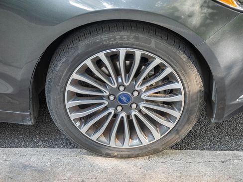 Used 2018 Ford Fusion Titanium image 14