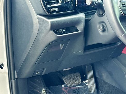 Used 2025 Lexus NX 250 FWD w/ Accessory Package (Z1) image 17