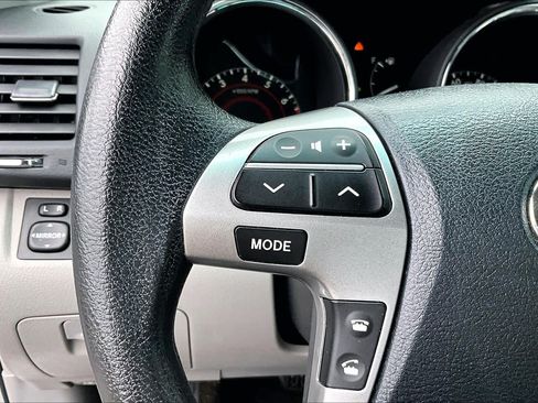 Used 2012 Toyota Highlander 4WD w/ Tech Pkg image 22