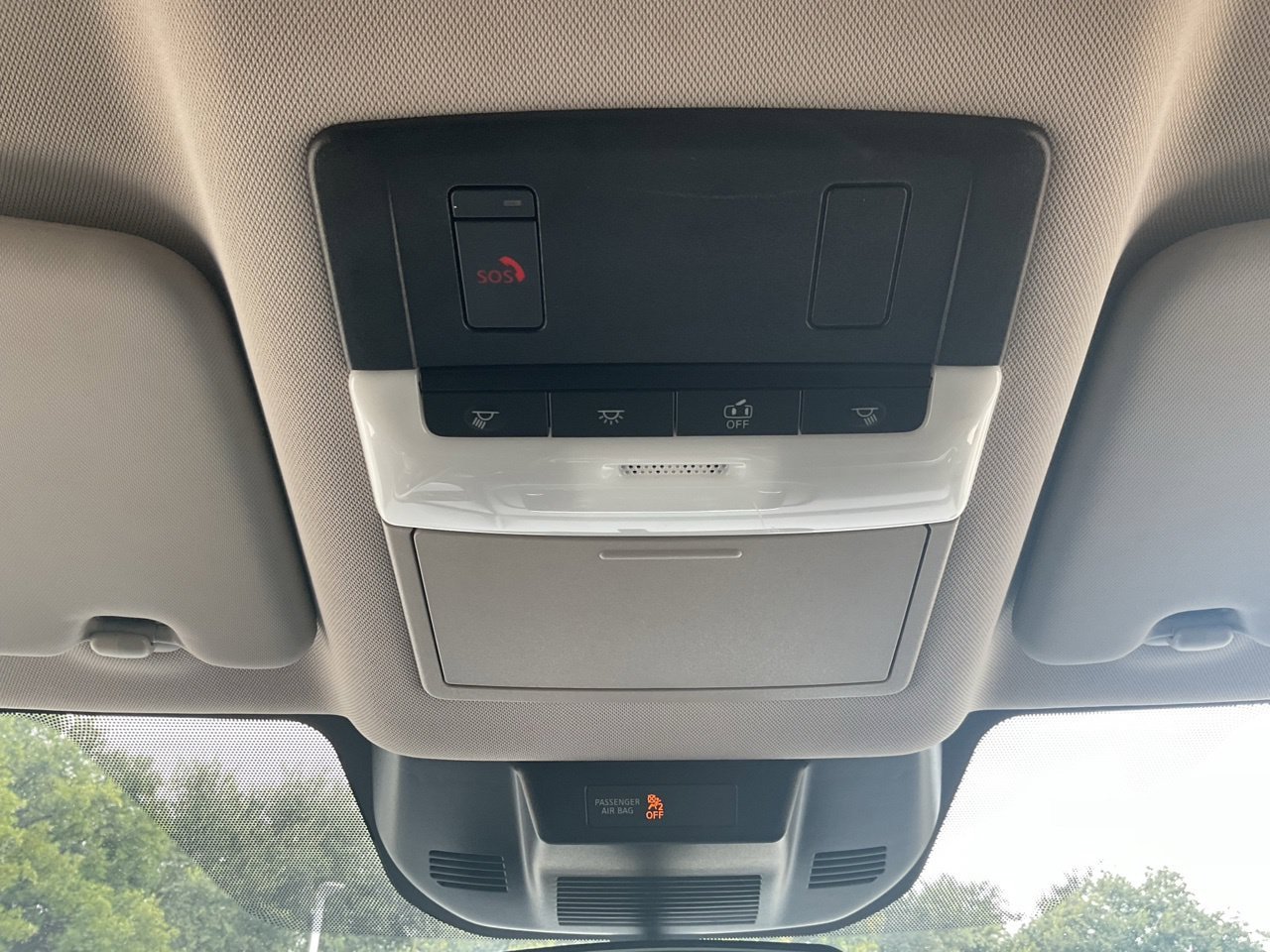 Used 2025 Nissan Rogue SV FWD image 16