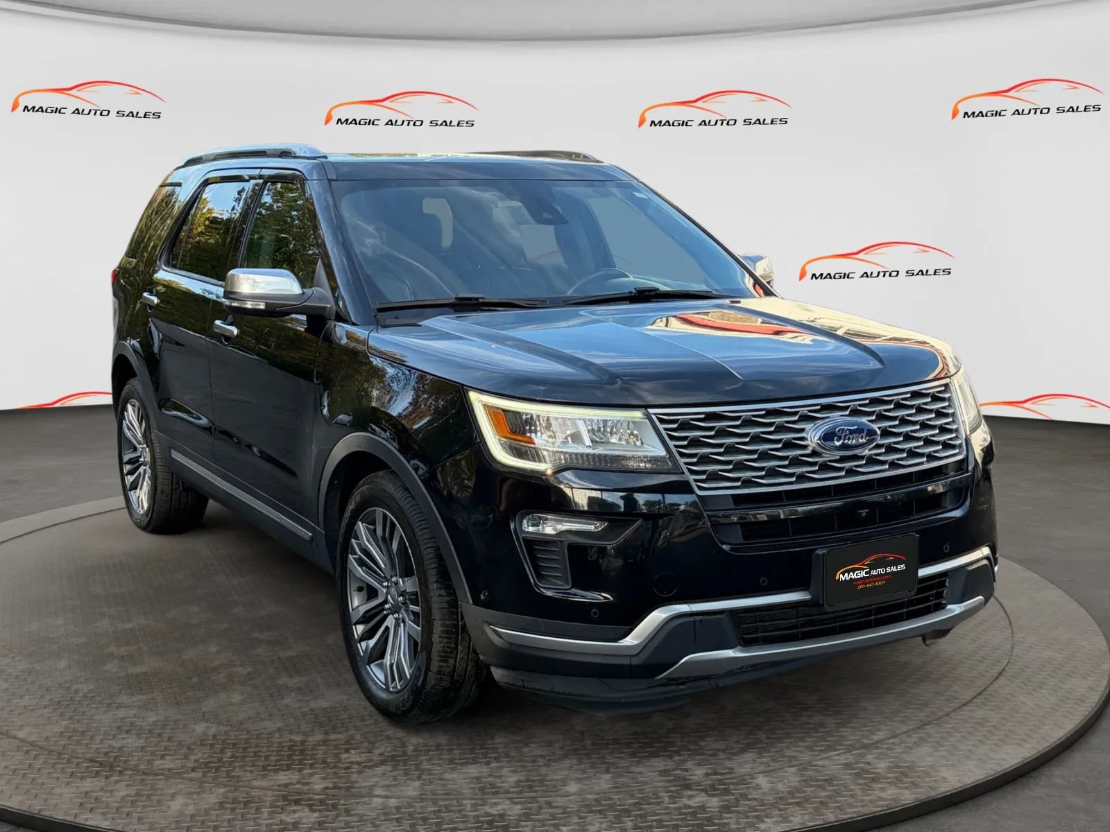 Used 2018 Ford Explorer Platinum AWD/4WD image 5