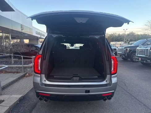 Used 2024 GMC Yukon XL Denali w/ Denali Reserve Package image 29