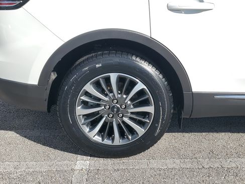 Certified 2022 Lincoln Nautilus FWD w/ Premium Package image 7