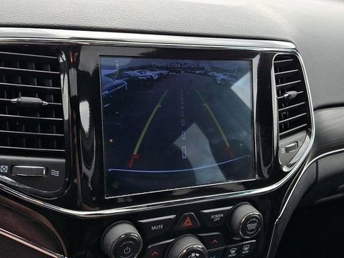 Certified 2019 Jeep Grand Cherokee Limited image 23