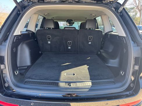 Used 2023 Jeep Grand Cherokee Limited w/ Black Appearance Package image 9