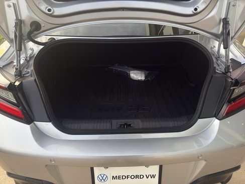 Used 2025 Toyota GR86 Premium w/ ALL Weather Mat Package (TMS) image 18