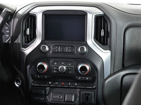 Used 2021 GMC Sierra 2500 SLE w/ SLE Value Package; image 9