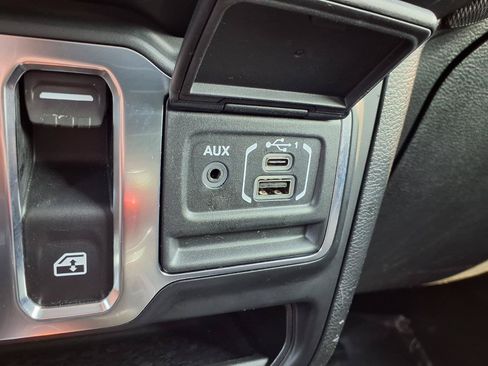 Used 2022 Jeep Wrangler Sport AWD/4WD image 6