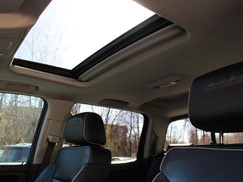 Used 2019 Chevrolet Silverado 2500 High Country w/ Duramax Plus Package image 22