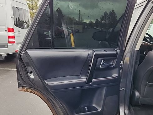 Used 2018 Toyota 4Runner TRD Off-Road Premium image 13