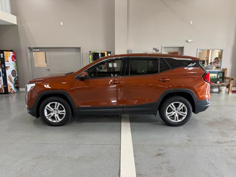 Used 2019 GMC Terrain SLE w/ LPO, Floor Liner Package AWD/4WD image 1