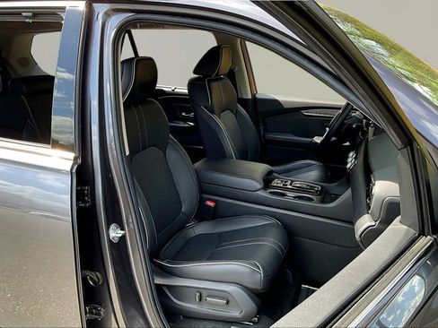 Used 2024 Honda Pilot Elite image 23