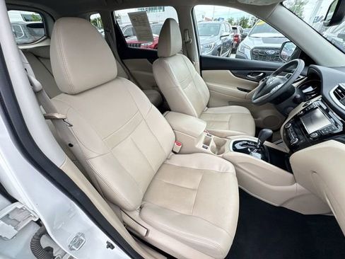 Used 2016 Nissan Rogue SL w/ SL Premium Package AWD/4WD image 26