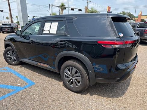 Certified 2026 Nissan Pathfinder S FWD image 4