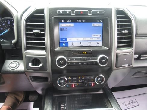 Used 2019 Ford Expedition XLT w/ Equipment Group 202A AWD/4WD image 30