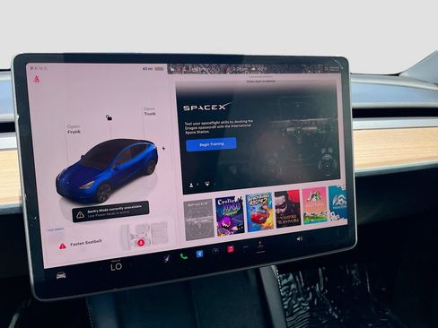 Used 2025 Tesla Model Y Long Range RWD image 34