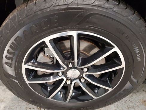 Used 2017 Dodge Journey SE w/ Blacktop Package image 28