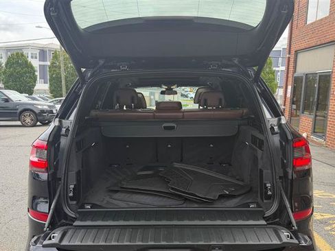 Used 2019 BMW X5 xDrive50i w/ M Sport Package AWD/4WD image 11
