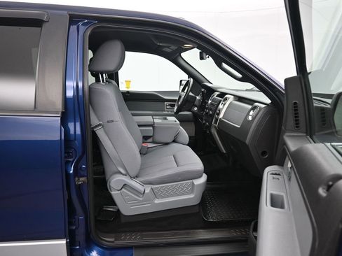 Used 2011 Ford F150 XLT w/ XLT Chrome Pkg image 43