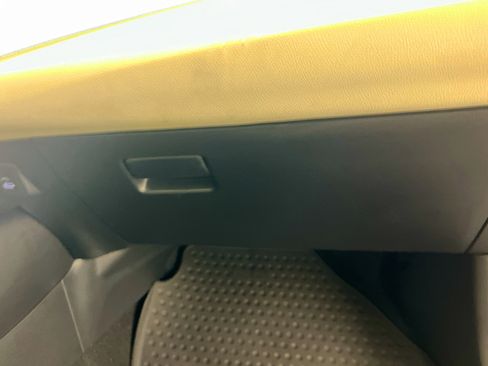 Used 2025 Toyota Corolla LE FWD image 33